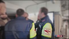 Lo youtuber Cicalone, aggredito in metro a Roma: "Ho un edema all'occhio"