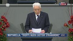 Breaking News delle 21.30 | Mattarella: "Troppi nuovi dottor Stranamore"
