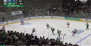 Romanov, che botta contro la balaustra