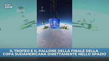 Trofeo e pallone direttamente nello spazio!