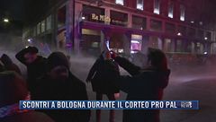 Breaking News delle 21.30 | Scontri a Bologna durante il corteo pro Pal