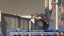 Breaking News delle 16.00 | Assalto a "La Stampa", 30 identificati
