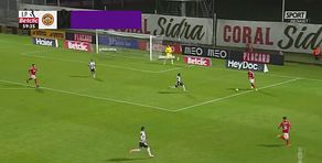 Il Benfica vince con una incredibile rimonta, Mourinho esplode di gioia