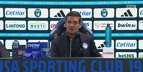 Sorriso Chivu: suona l'allarme in conferenza e lui…
