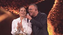 Gigi D'Alessio canta "Non mollare mai"