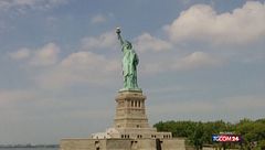 Stretta di Trump sui turisti: entri negli Usa solo con i social "puliti"