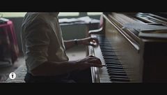 Al cinema Monsieur Aznavour, ritratto del grande chansonnier che attraversa il tempo