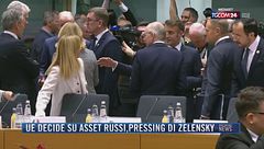 Breaking News delle 21.30 | Ue decide su asset russi, pressing di Zelensky