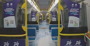 Milano sale sul treno olimpico: la M5 si veste a tema per i Giochi 2026. Festa con i bimbi del Buzzi