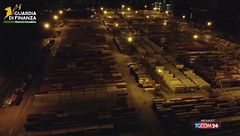 Droga nascosta tra le noccioline: sequestrati 435 chili al porto di Gioia Tauro