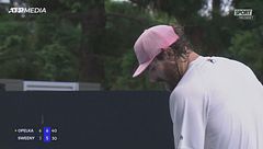 Opelka-Sweeney, ballano 41 cm di altezza: serve la sedia per il saluto!