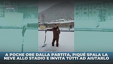 Andorra sotto la neve: Piqué spala e chiede aiuto