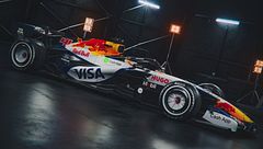 Racing Bulls con livrea in total white e un tocco di blu