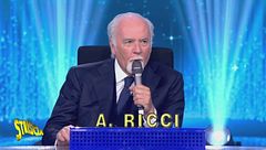 Ricci su Maria De Filippi a Striscia: «Ha detto subito: "Sì, vengo, vengo, lo faccio subito"»