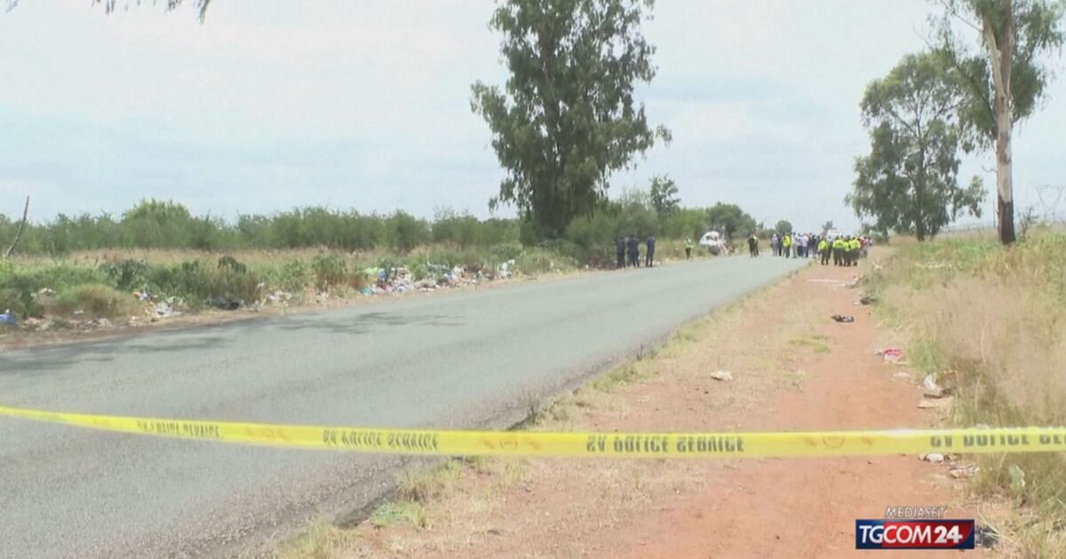 Tgcom24: Sudafrica, scontro fra camion e scuolabus: morti 13 bambini ...
