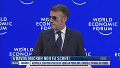 Breaking News delle 16.00 | A Davos Macron non fa sconti