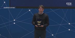 Napoli, Conte panchina (e polemica) d'oro: "Diciamo le cose!"