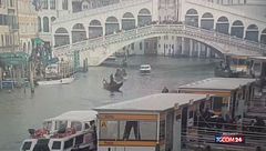Venezia, le nuove immagini dello schianto nel Canal Grande