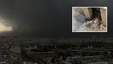 Su Teheran piove petrolio, rovesci neri oscurano il cielo della capitale | I video