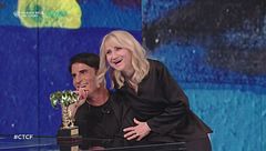 Non solo matrimoni: Sal Da Vinci canta anche ai passaggi di proprietà!