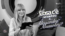 Cosa c'è nel telefono di Alessandra Mussolini?