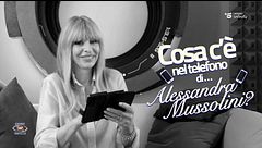 Cosa c'è nel telefono di Alessandra Mussolini?