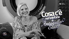 Cosa c'è nel telefono di Antonella Elia?