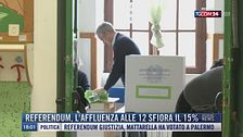 Breaking News delle 18.00 | Referendum, l'affluenza alle 12 sfiora il 15%