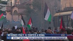 Breaking News delle 14.00 | No Kings Italy, il corteo a Roma
