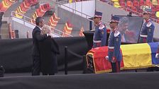 L'omaggio a Lucescu avvolto nella bandiera romena