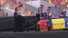 L'omaggio a Lucescu avvolto nella bandiera romena