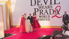 New York, le star sfilano per la prima mondiale de "Il diavolo veste Prada 2"