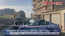Breaking News delle 14.00 | Mamma si getta dalla finestra con 3 figli