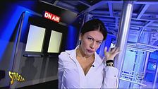 Nicole Minetti-Virginia Raffaele e la pole dance mostruosa