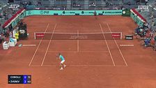 Cobolli si arrende a Zverev a Madrid in due set: le immagini