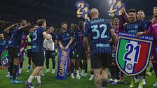 Arriva il fischio finale, San Siro esplode: i festeggiamenti in campo