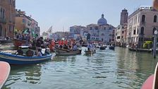 Venezia in festa per la A: tutti sui battelli!