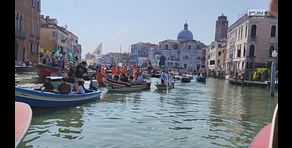 Venezia in festa per la A: tutti sui battelli!