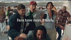 Fans Have More Friends: la nuova campagna Heineken celebra il potere delle passioni condivise