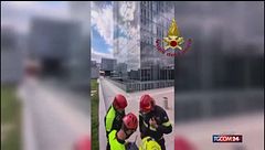Torino, allarme al grattacielo della Regione: transennata l'area