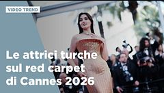 Demet Ozdemir, Hande Ercel e Melisa Asli Pamuk sul red carpet di Cannes 2026
