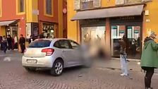 Auto sulla folla a Modena, i soccorsi ai feriti