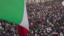 Modena, dopo l'orrore in strada in 5mila scendono in piazza