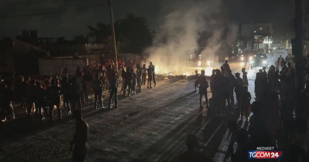 Tgcom24: Cuba, tensioni a L'Avana: scoppia la rabbia dei manifestanti ...