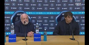 De Laurentiis, il cellulare continua a squillare in conferenza: "È un rompic..."