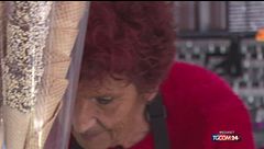 Roma, a 91 anni continua a servire gelati nella sua gelateria