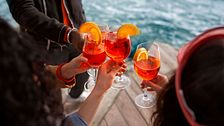 Aperitivo a fine giornata, cosa tenere a portata di mano nel beauty-case