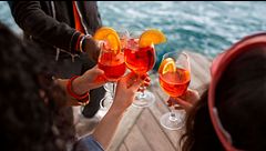 Aperitivo a fine giornata, cosa tenere a portata di mano nel beauty-case