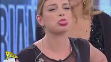 Emma Marrone vittima di body shaming. La risposta ironica della cantante: " Smettetela di criticare"
