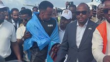 Respinto dagli Usa, eroe in Patria: l'arbitro somalo Omar Abdulakadir Artan a Mogadiscio